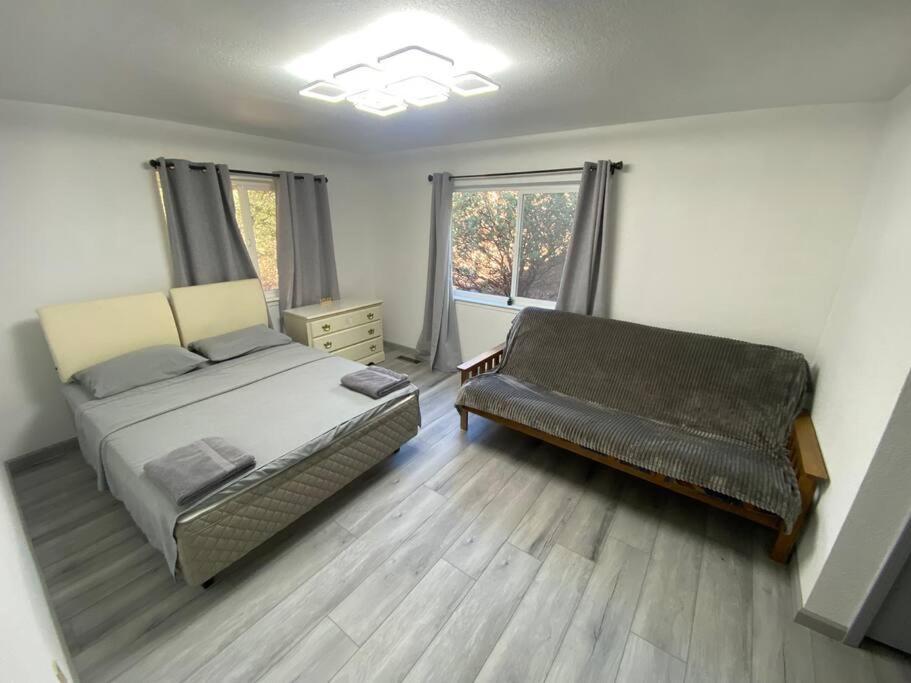 Scenic View Villa Near Yosemite グローヴランド エクステリア 写真